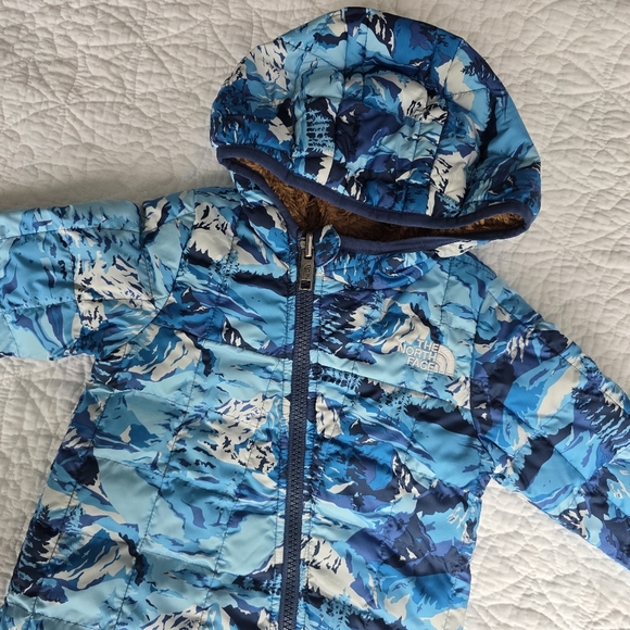 The North Face Baby Infant Thermoball One Piece 6-12 Months - Picture 3 of 14